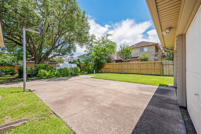 12107 Brighton Lane, Stafford, TX 77477