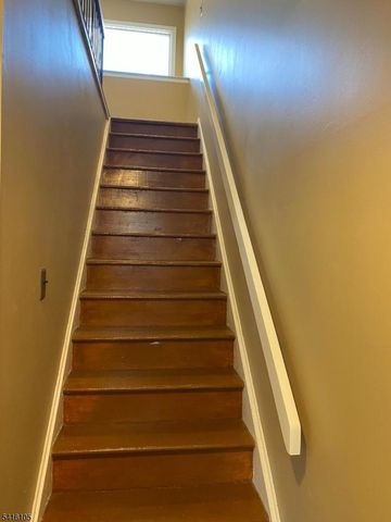 8 Neilson St, New Brunswick City, NJ 08901