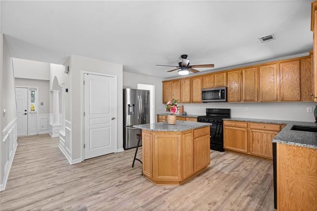 148 Hidden Lake Circle, Canton, GA 30114