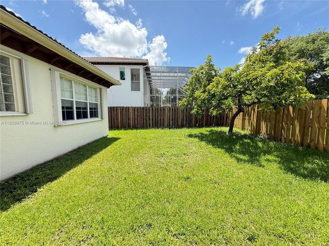 11339 NW 71st St, Doral, FL 33178