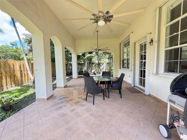 11339 NW 71st St, Doral, FL 33178