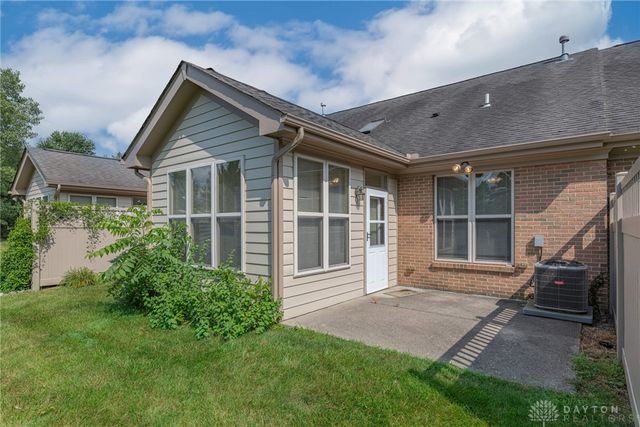 1453 Little Yankee Run, Centerville, OH 45458
