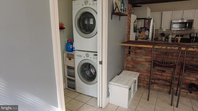 279 HERMITAGE ST, Philadelphia, PA 19127