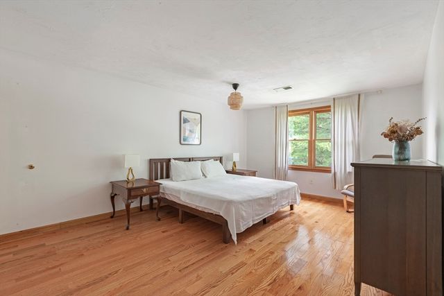 3 Quail Ln, Easton, MA 02334