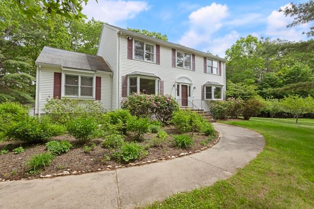 3 Quail Ln, Easton, MA 02334