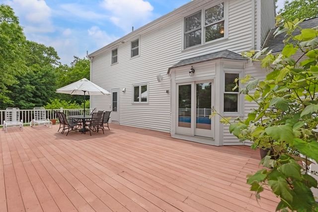 3 Quail Ln, Easton, MA 02334