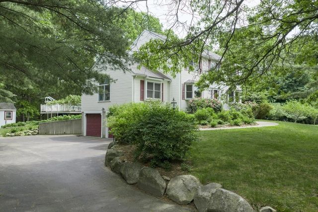 3 Quail Ln, Easton, MA 02334