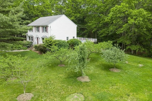 3 Quail Ln, Easton, MA 02334