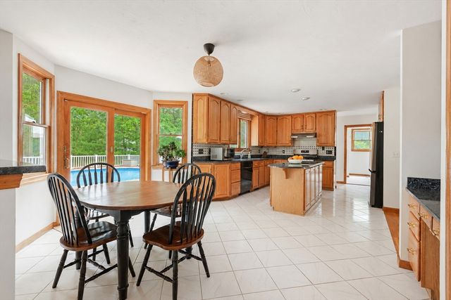3 Quail Ln, Easton, MA 02334