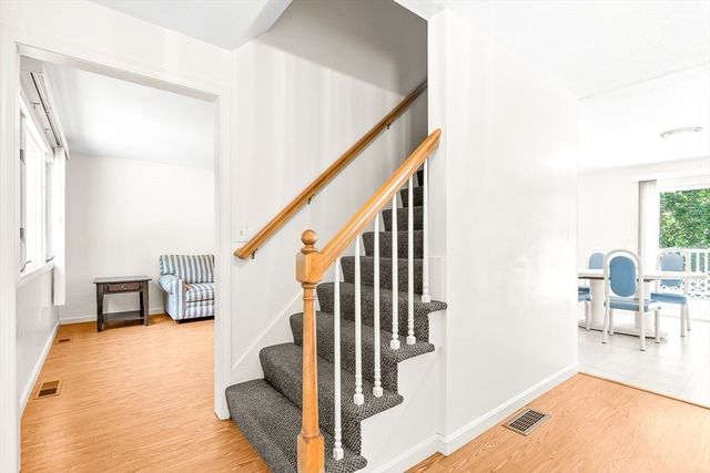 20 Hillcrest Ave, Dracut, MA 01826