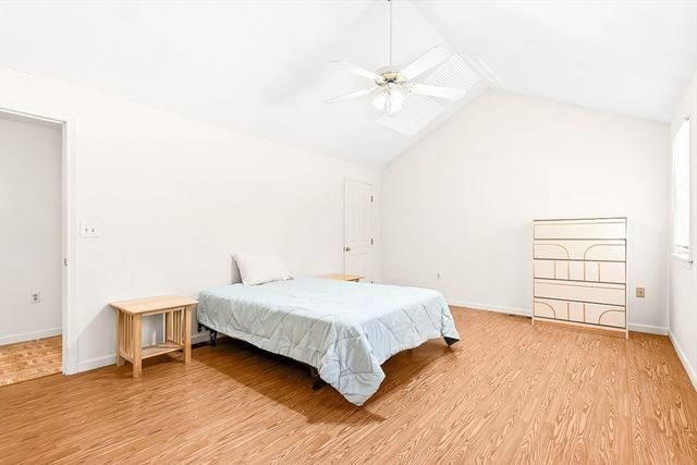 20 Hillcrest Ave, Dracut, MA 01826