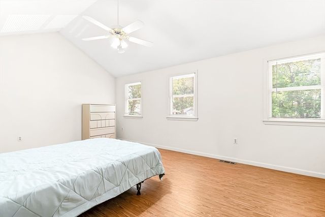 20 Hillcrest Ave, Dracut, MA 01826