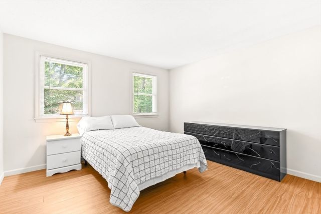 20 Hillcrest Ave, Dracut, MA 01826