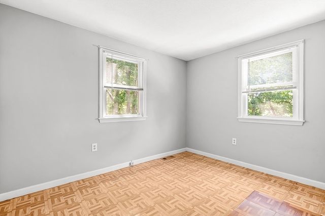 20 Hillcrest Ave, Dracut, MA 01826
