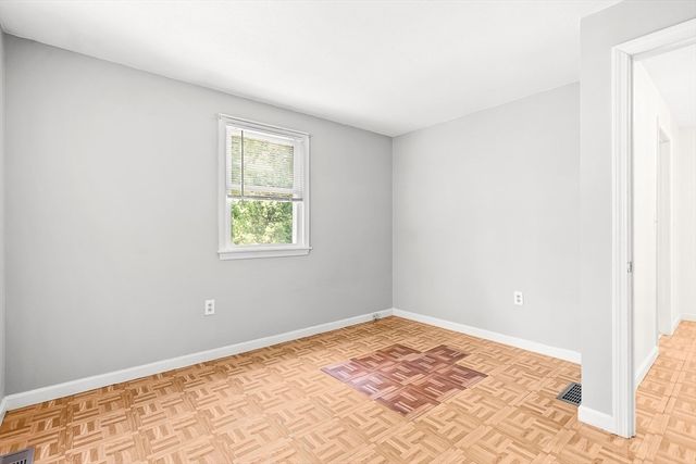 20 Hillcrest Ave, Dracut, MA 01826