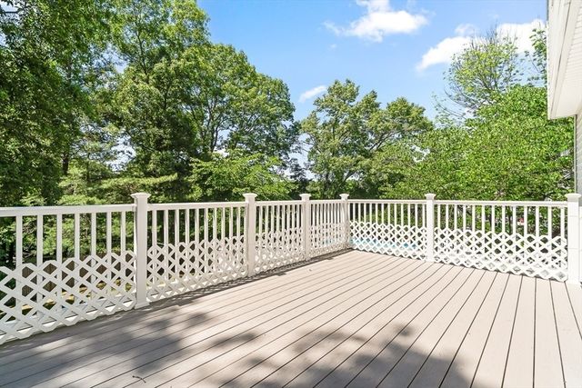 20 Hillcrest Ave, Dracut, MA 01826