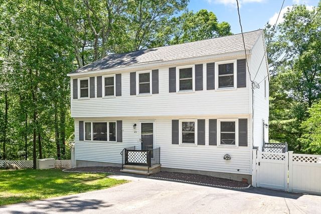 20 Hillcrest Ave, Dracut, MA 01826