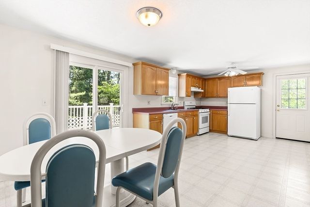 20 Hillcrest Ave, Dracut, MA 01826