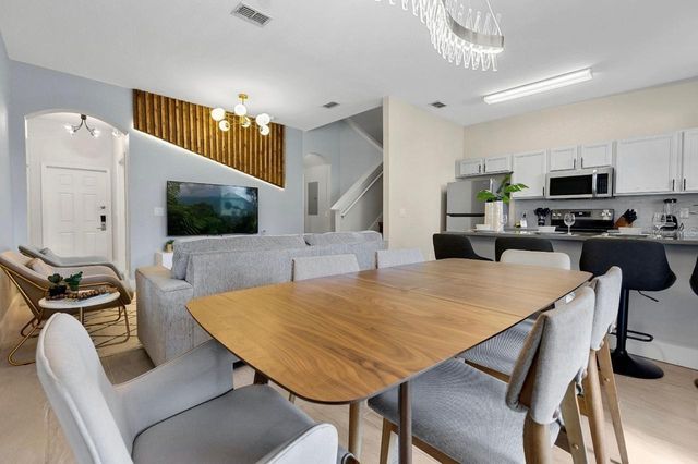 2725 CALABRIA AVENUE 2725, Davenport, FL 33897