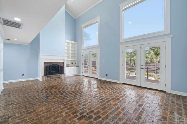 1902 E Strong St, Pensacola, FL 32501