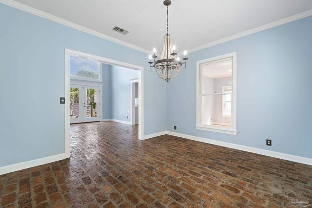 1902 E Strong St, Pensacola, FL 32501