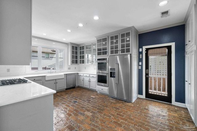 1902 E Strong St, Pensacola, FL 32501