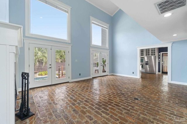 1902 E Strong St, Pensacola, FL 32501