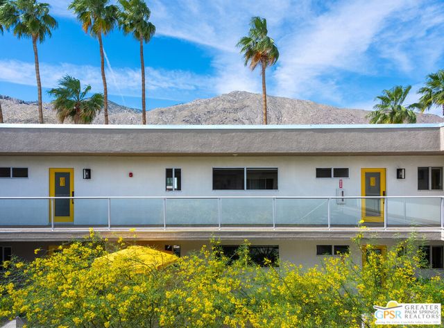 588 E San Lorenzo Road 201, Palm Springs, CA 92264