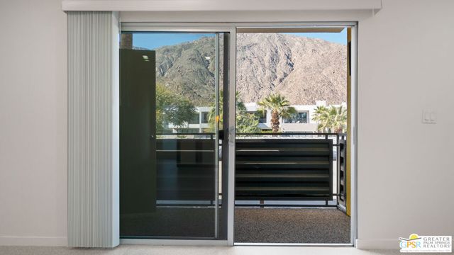 588 E San Lorenzo Road 201, Palm Springs, CA 92264