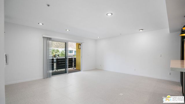 588 E San Lorenzo Road 201, Palm Springs, CA 92264