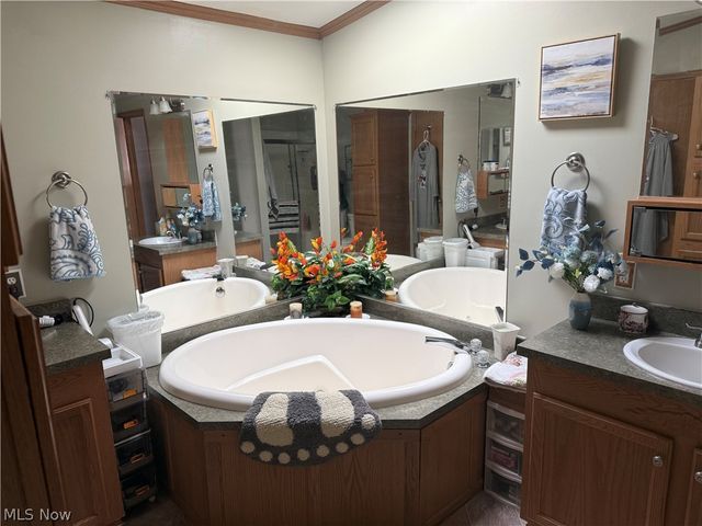 10200 Stamm Road, Mantua, OH 44255