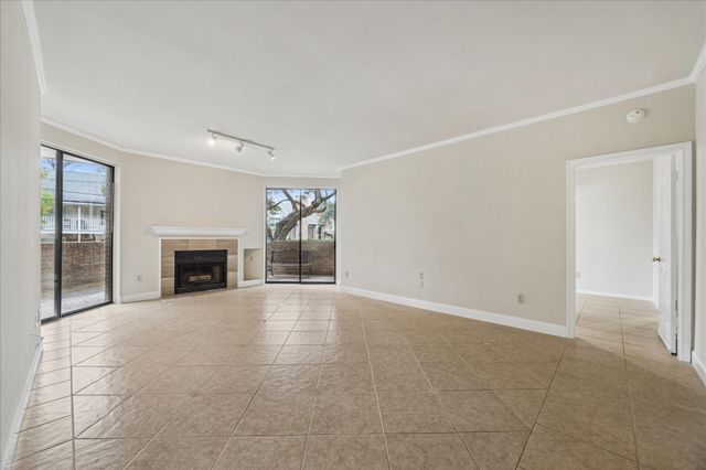 5220 Weslayan Street 109, Houston, TX 77005