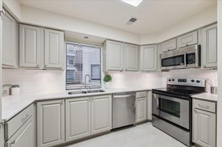 5220 Weslayan Street 109, Houston, TX 77005