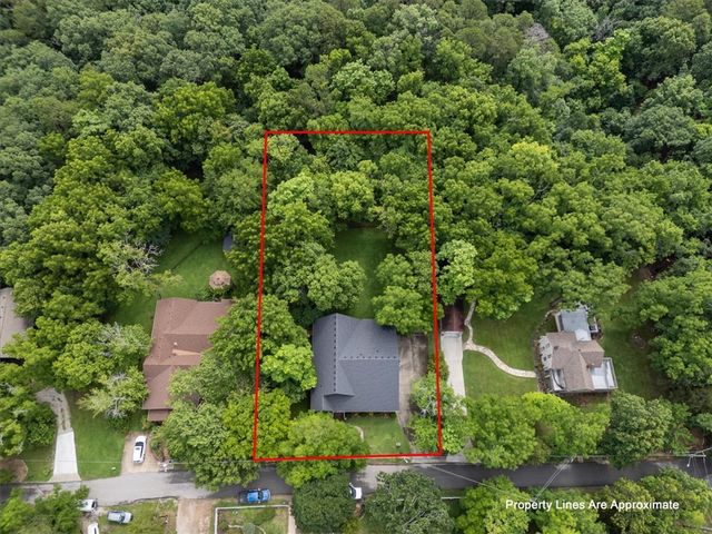 16 Judah Street, Eureka Springs, AR 72632