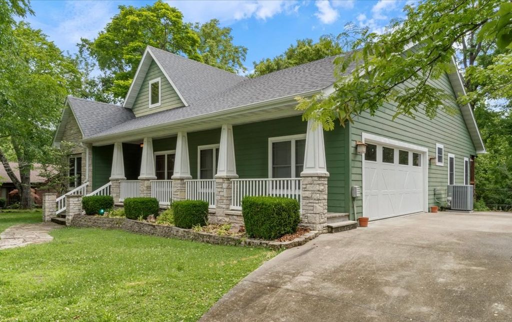 16 Judah Street, Eureka Springs, AR 72632