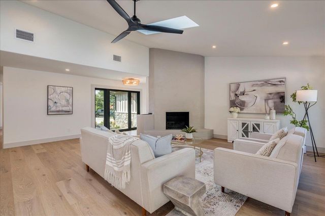 12100 Mustang Chase, Austin, TX 78727