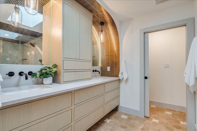 12100 Mustang Chase, Austin, TX 78727