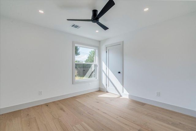 12100 Mustang Chase, Austin, TX 78727