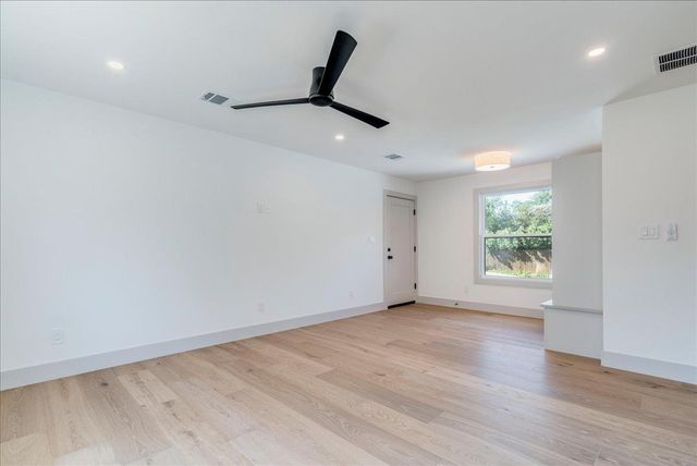 12100 Mustang Chase, Austin, TX 78727