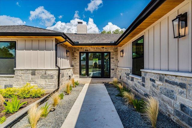 12100 Mustang Chase, Austin, TX 78727