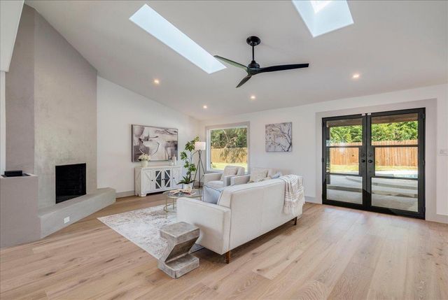 12100 Mustang Chase, Austin, TX 78727