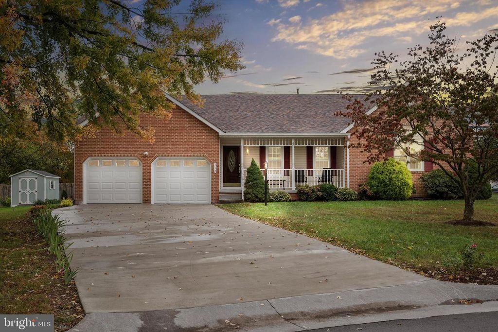 112 JEFFERSON CT, Stephens City, VA 22655