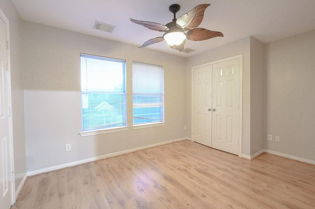 212 Rolling Springs Lane, Dickinson, TX 77539