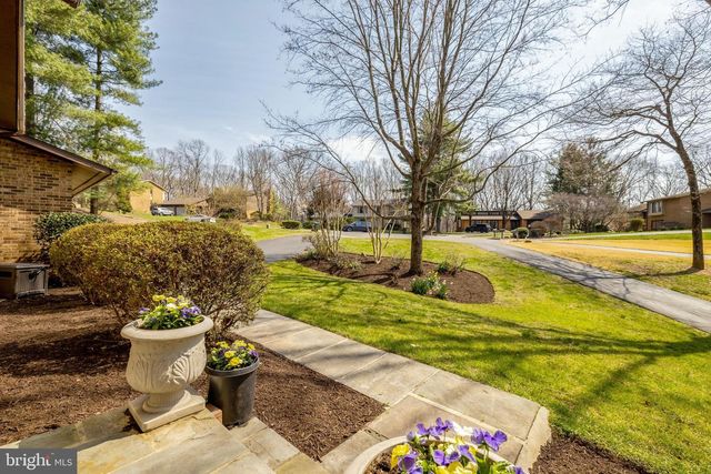 9122 CRICKLEWOOD CT, Vienna, VA 22182