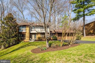 9122 CRICKLEWOOD CT, Vienna, VA 22182