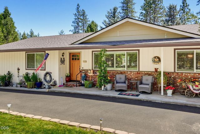 455 Eric Way, Grants Pass, OR 97526