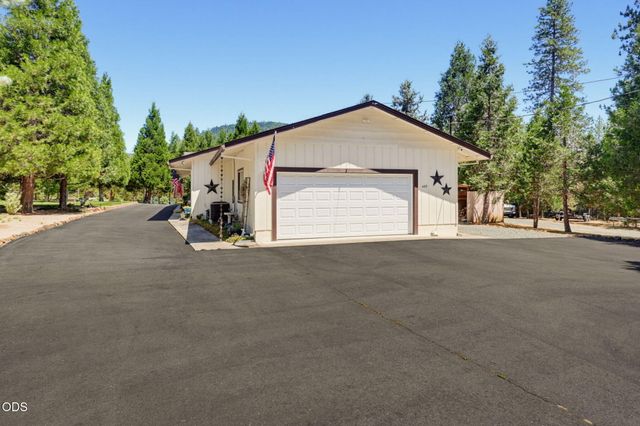 455 Eric Way, Grants Pass, OR 97526
