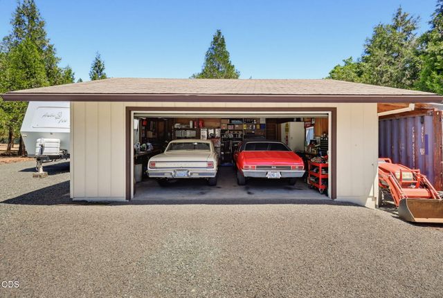 455 Eric Way, Grants Pass, OR 97526