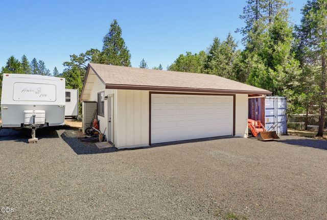 455 Eric Way, Grants Pass, OR 97526