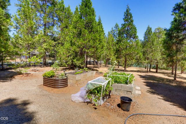 455 Eric Way, Grants Pass, OR 97526